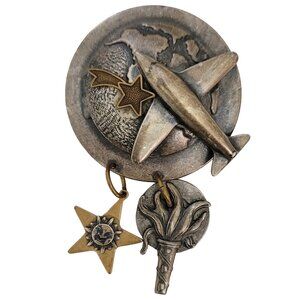 Susan L Richardson 1992 Aviation Airplane Globe Star Charm Travel Pin Brooch